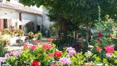 Point d'intérêt La Rochebeaucourt-et-Argentine - un jardin fleuri - Photo 1