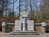 POI Assesse - Monument aux morts - Photo 1