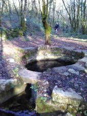 Point d'intérêt Queyssac-les-Vignes - Fontaine de Puymège - Photo 1