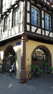 Point d'intérêt Strasbourg - Point 1 - Ancienne pharmacie du Cerf - 15° siècle  - Photo 1