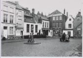 Point d'intérêt Bruges - Vismarkt (Marché aux poissons) - Huidenvettersplein (Place des Tanneurs) - Photo 1