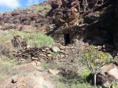 Point d'intérêt San Bartolomé de Tirajana - maison dans grotte  - Photo 1