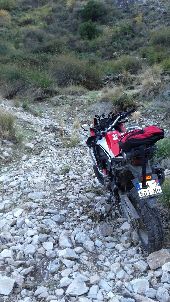 Point d'intérêt Alhama de Granada - moto abandonnée - Photo 1