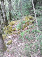 Point d'intérêt Bélesta - petit tas de pierrenen bord du sentier - Photo 1