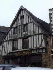 Punto di interesse Mayenne - Maison à pan de bois - Photo 1