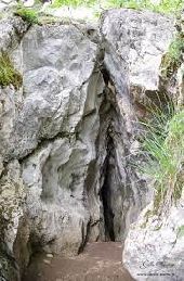 Punto de interés Plan-d'Aups-Sainte-Baume - grotte aux oeufs - Photo 1