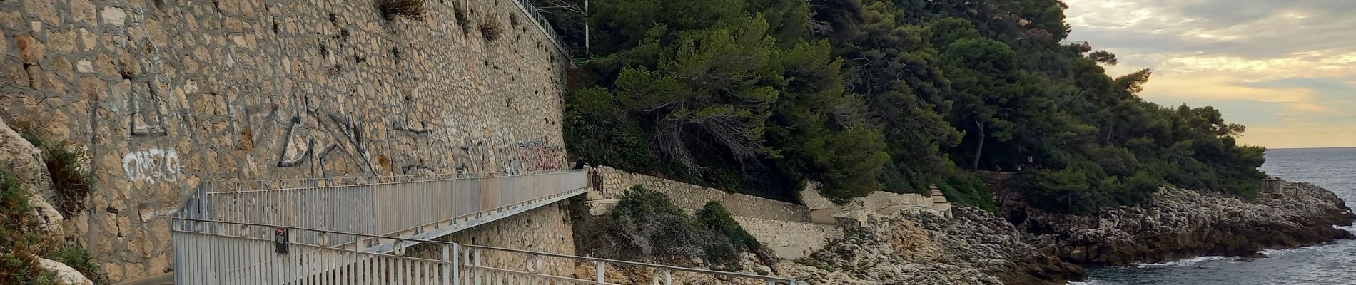 Excursión Senderismo Roquebrune-Cap-Martin - Tour du Cap Martin et Château de Roquebrune 13.11.22 - Photo