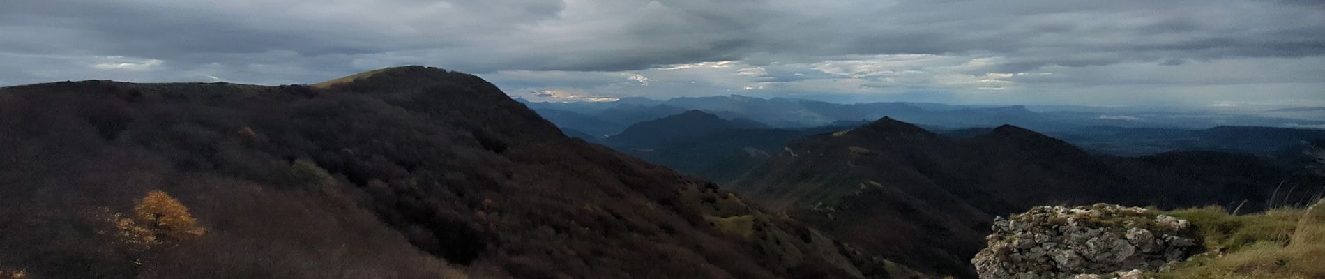 Tour Wandern Omblèze - Divagations sur le plateau d'Ambel - Photo