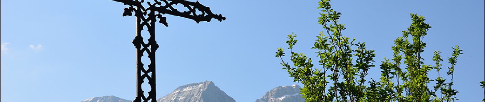 Trail Walking Gavarnie-Gèdre - De Gavarnie à la Grande Cascade par l' Hôtellerie du Cirque et retour par le pont Nadau - Photo