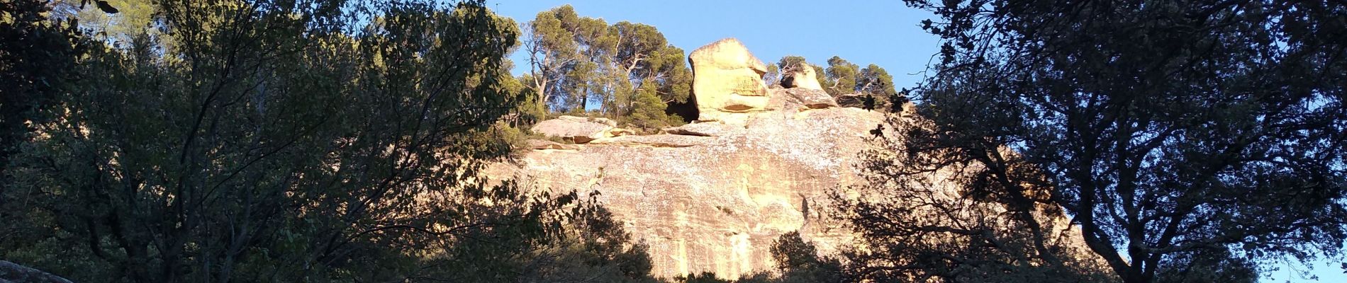 Tour Wandern Lamanon - Lamanon : Tour du Défends Grotte de Cales - Photo