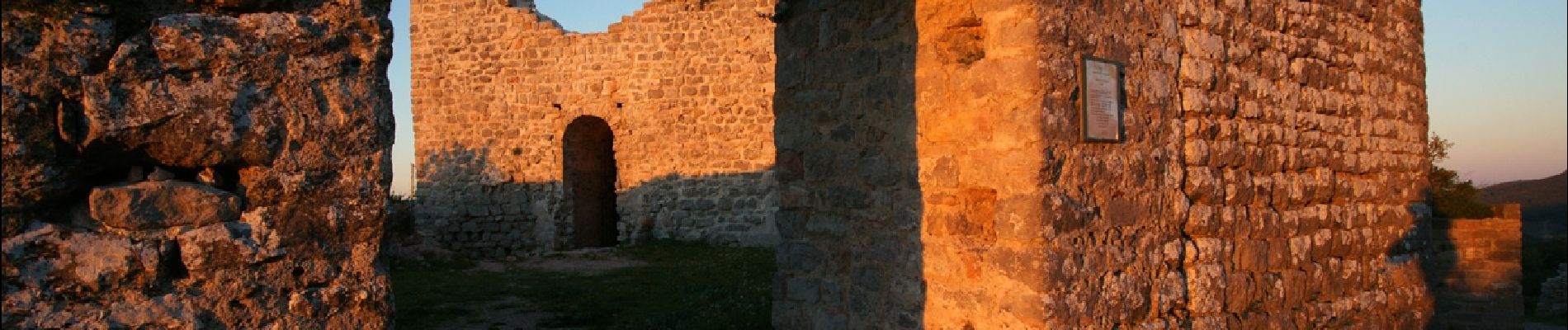 Point of interest Flassans-sur-Issole - chateau de ponteves - Photo