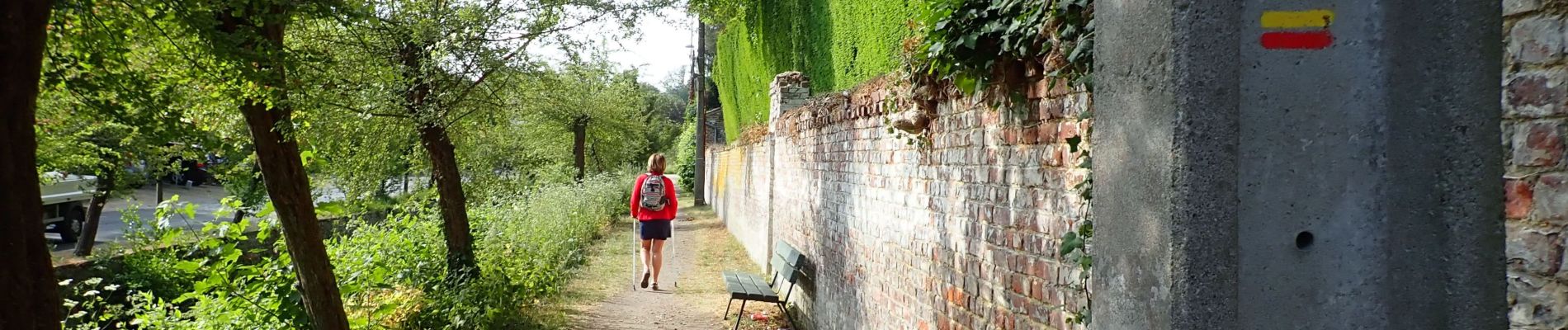 POI Graven - Vue sud-est Quai Saint Michel, le long du Train (GR127 Tour du Brabant wallon) - Photo