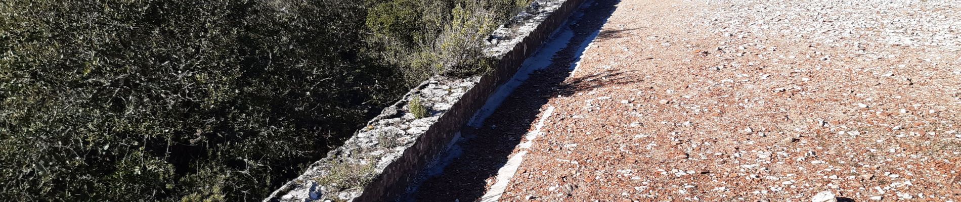 Excursión Senderismo Évenos - le cap gros - Photo