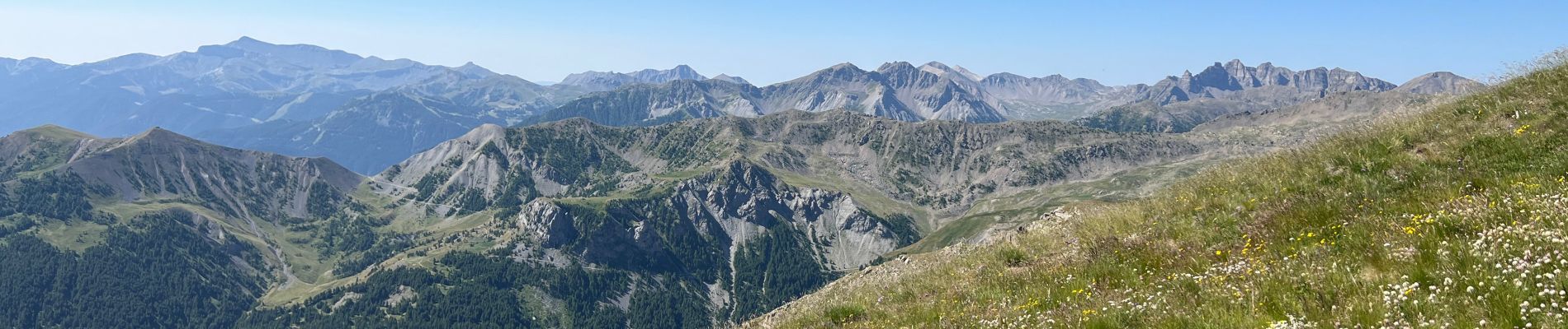 Trail Walking Saint-Dalmas-le-Selvage - Le Castel de la Tour - Photo