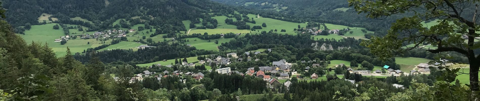 Tour Wandern Le Châtelard - Le Châtelard - boucle des Granges sentier des Maîtres des monts dessertes - Photo