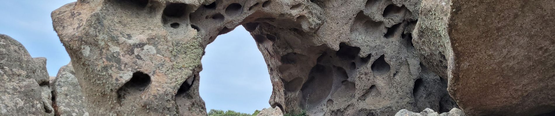 Randonnée Marche Monacia-d'Aullène - monacia d'aullene maisons troglodytes  - Photo