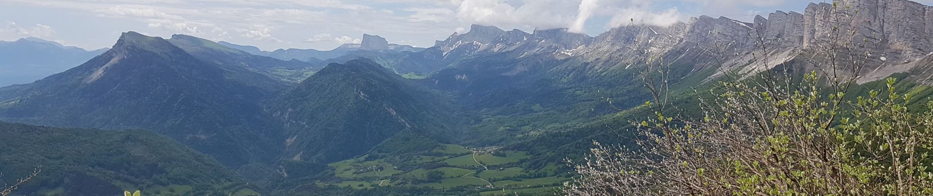 Tour Wandern Château-Bernard - Le Pas de La Balme depuis le Col de l Arzelier  - Photo