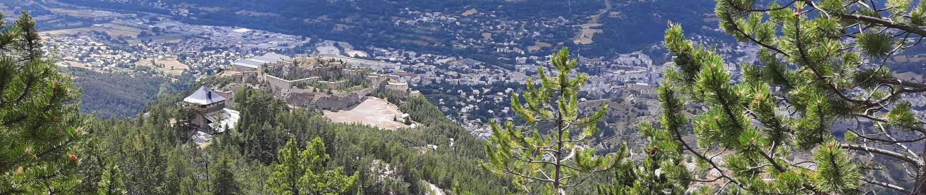 Tour Wandern Briançon - Hameau de la Seyte au pied du Fort de l'Infernet - Photo