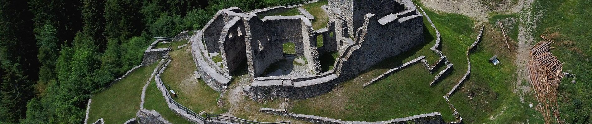 Excursión A pie Bresimo - (SI C05) Bagni di Bresimo - Bevia - Castello di Altaguarda - Bassetta Giovèl - Malga Stablei - Mocenigo di Rumo - Photo