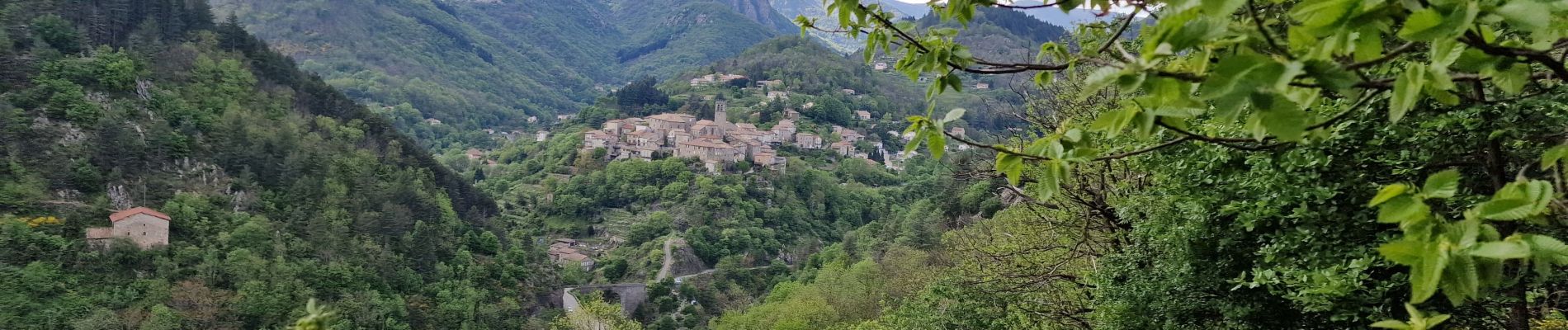 Tocht Stappen Vallées-d'Antraigues-Asperjoc - château de crau - Photo