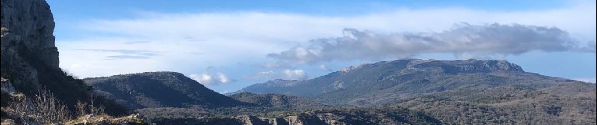 Tocht Stappen Mazaugues - Plateau d'Agnis, au dessus de Mazaugues - Photo