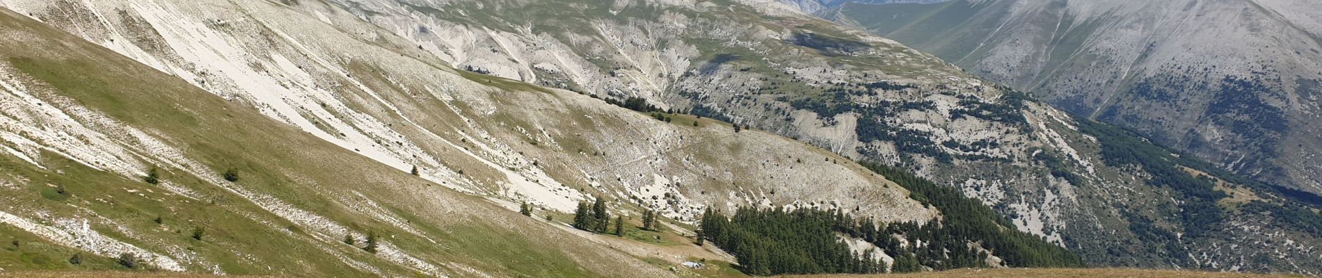 Tour Wandern Thorame-Basse - Cheval Blanc - Photo