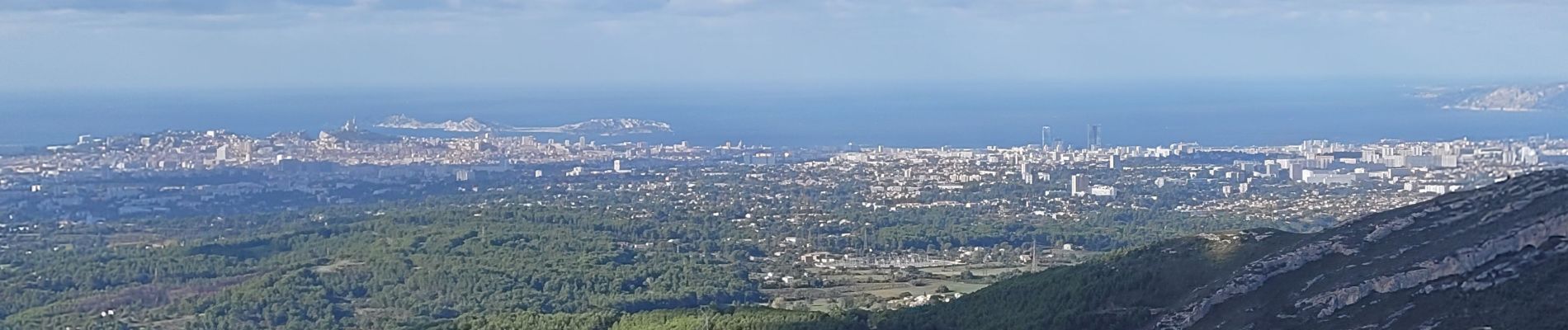 Excursión Marcha nórdica Aubagne - gravures Garlaban - Photo