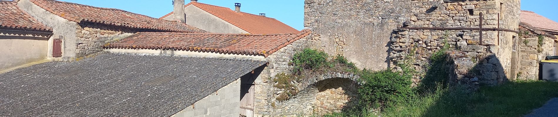 POI Saint-Georges-de-Luzençon - retour fin de sentier GR hier continuer sur piste  - Photo