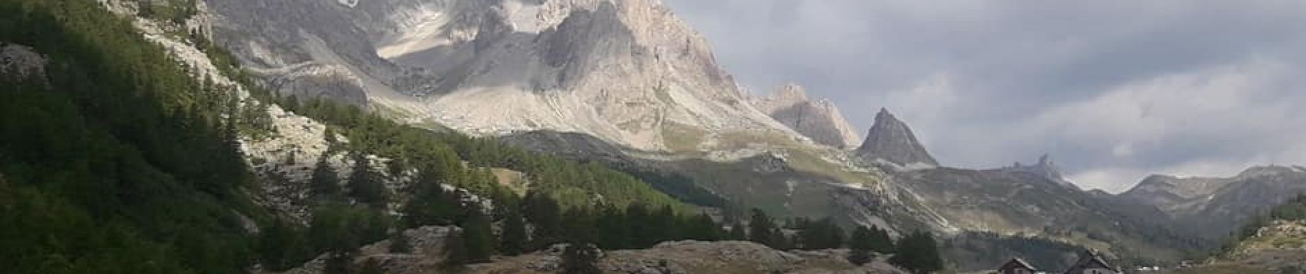 Randonnée A pied Névache - refuge de Laval - col des beraudes - lac de cerces  descente de la Clarée NEVACHE - Photo