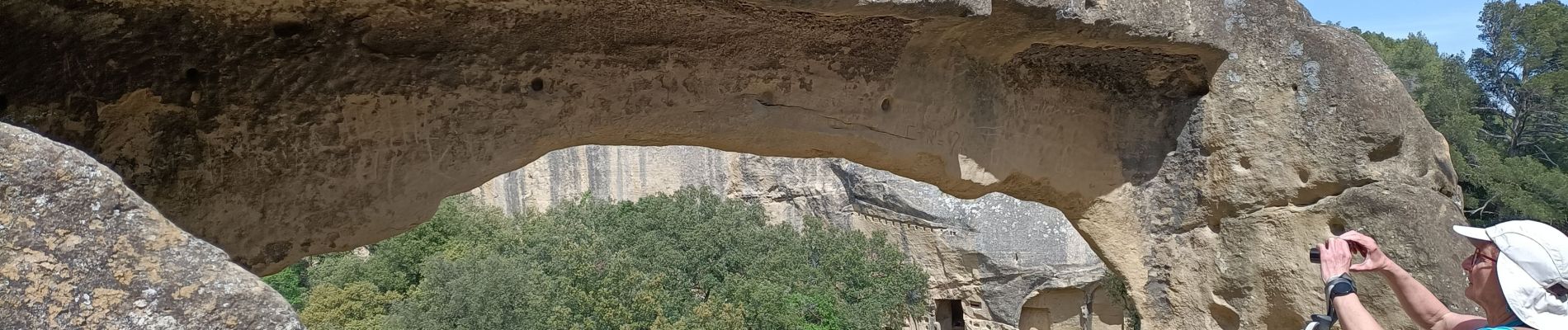 Tocht Stappen Lamanon - grottes de cales - Photo