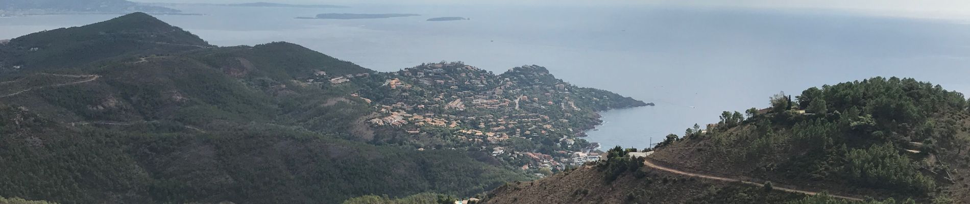 Tour Wandern Saint-Raphaël - JD 18/20 Sommets des Petites Grues et des Grosses Grues - Photo