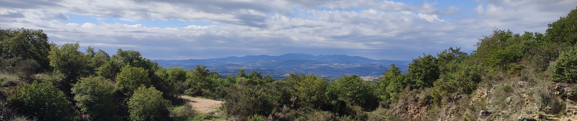 Randonnée Marche Massa Martana - castelvecchio-Torri-Castelvecchio en passant par les carrières dans la forêt et la route de Grutti - Photo