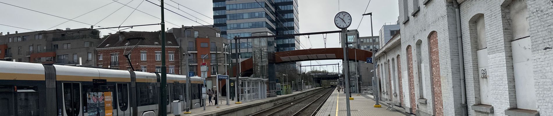 Tocht Stappen Sint-Lambrechts-Woluwe - Woluwe St Lambert dumont Place de la gare Berchem 17,5 km - Photo