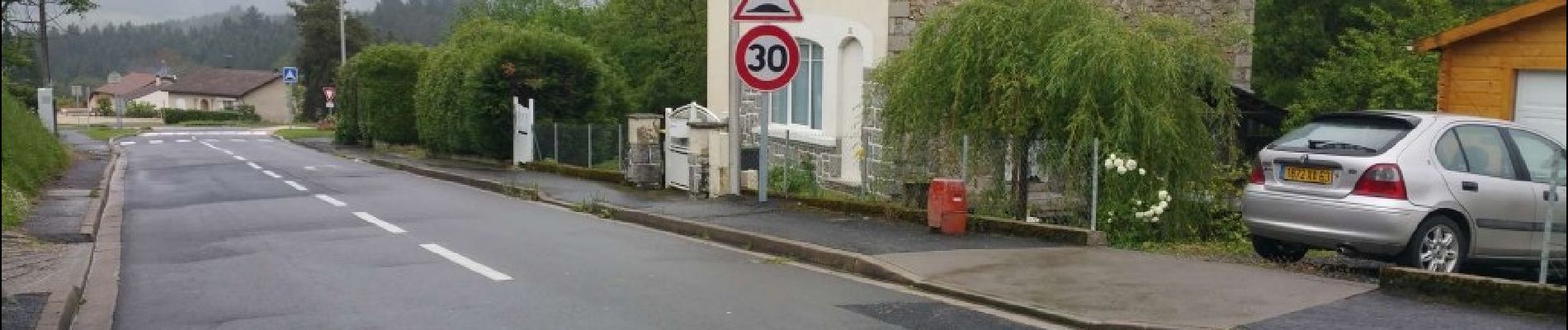 Percorso A piedi Celles-sur-Durolle - Le Puy d'Oscot - Photo