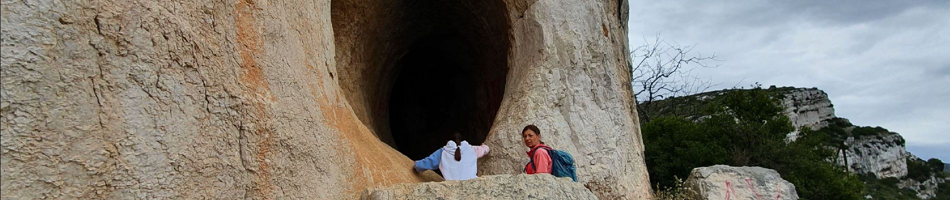 Randonnée Marche Belcodène - La grotte du tonneau - Photo