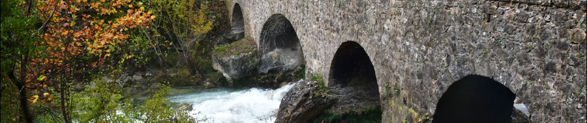 Trail Walking Saint-Cézaire-sur-Siagne - Saint Cézaire sur Siagne - Pont des Tuves - Chapelle St Saturnin - Photo