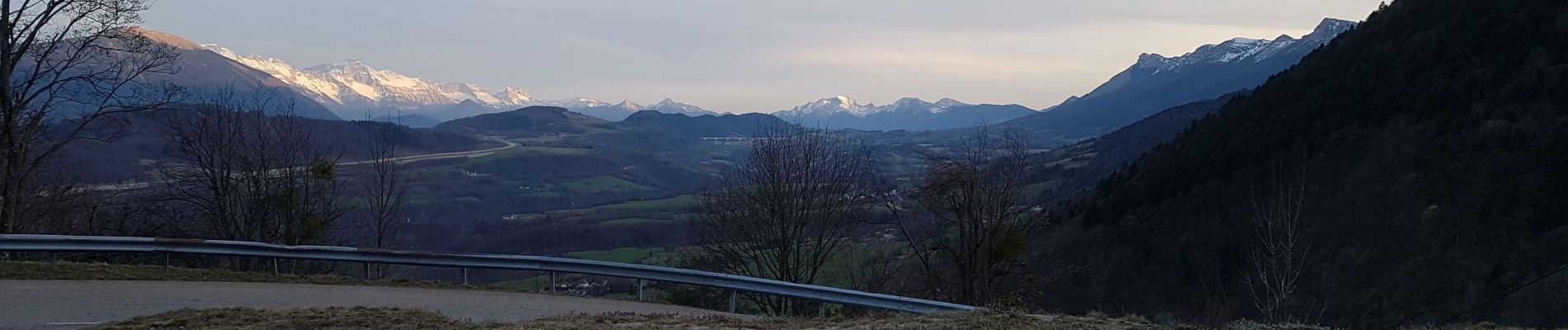 Excursión Senderismo Château-Bernard - Le Col de L'Arzelier vers Saint Andéol - Photo