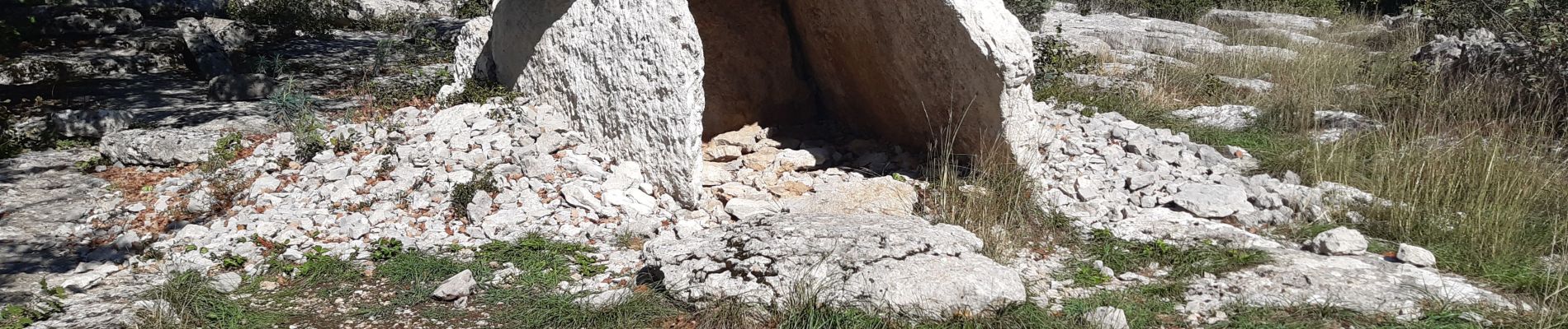 Tour Wandern Labeaume - dolmen labeaume - Photo