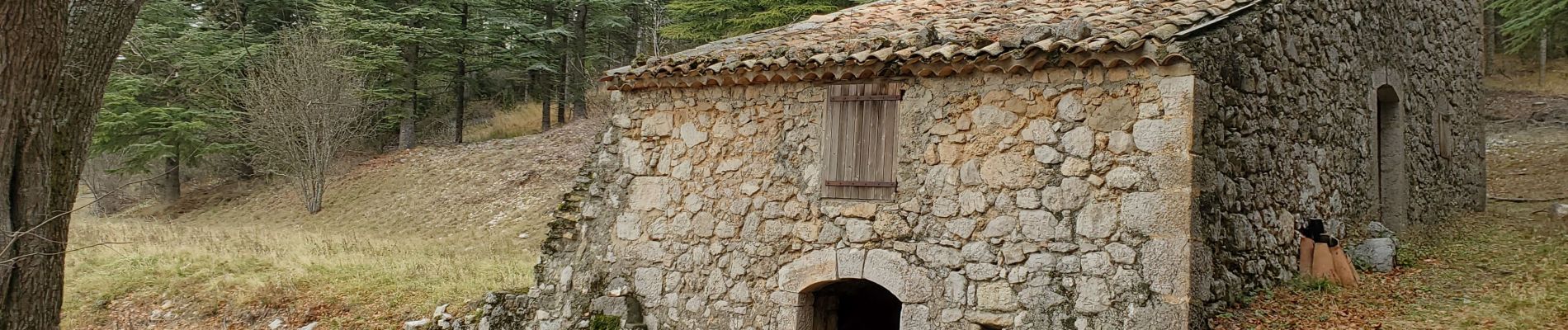 Tocht Stappen Moustiers-Sainte-Marie - moustier mont deniers 18k 100m - Photo