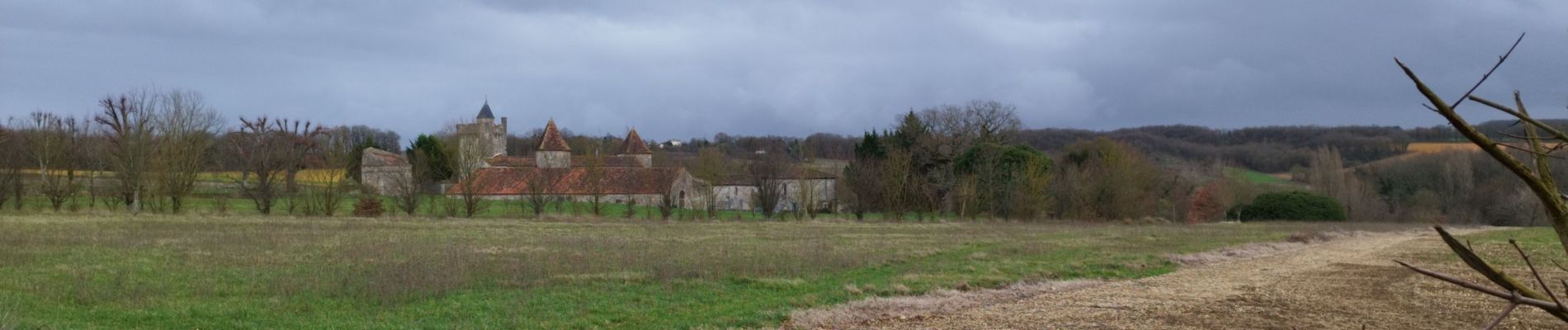 Tocht Stappen Villejoubert - Villejoubert et le château de la Barre - Photo