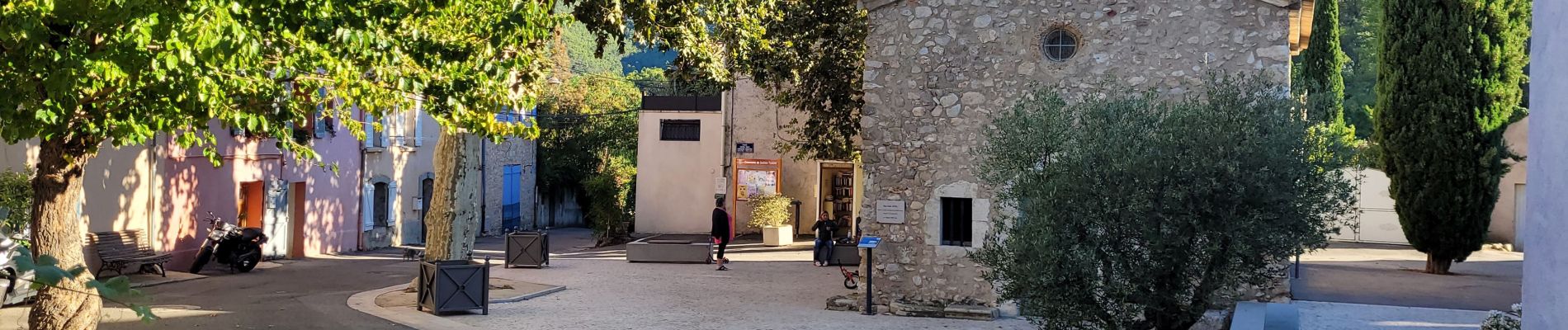 Tour Wandern Solliès-Toucas - couvent Saint Hubert - Photo