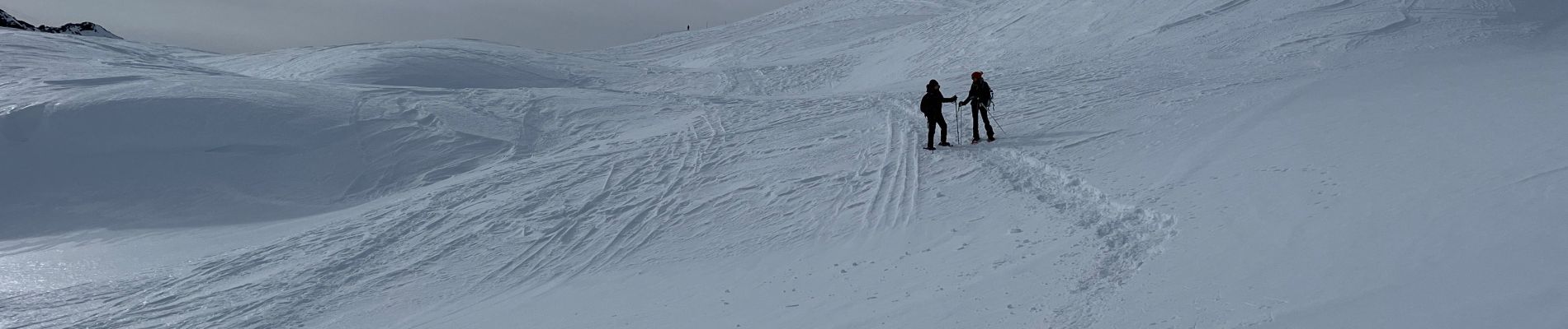 Tour Schneeschuhwandern Oz - 2800 m lacs du Milieu de la Fare et Balme rousse AR - Photo