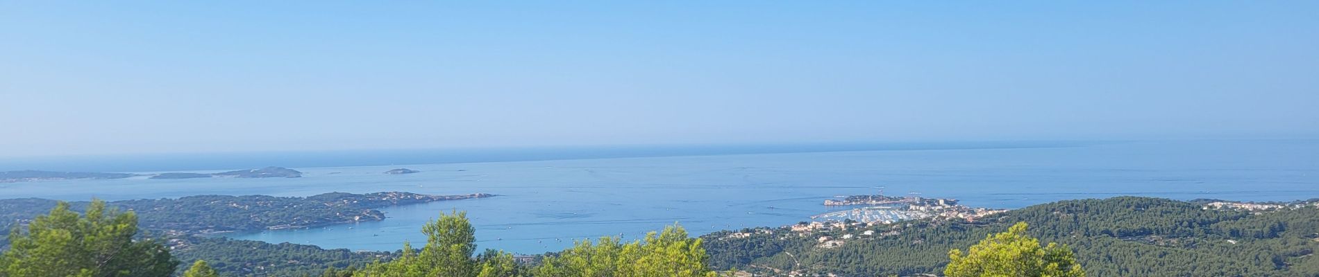 Tocht Stappen Le Castellet - Traversée du Gros Cerveau - forteresses et grotte - Photo