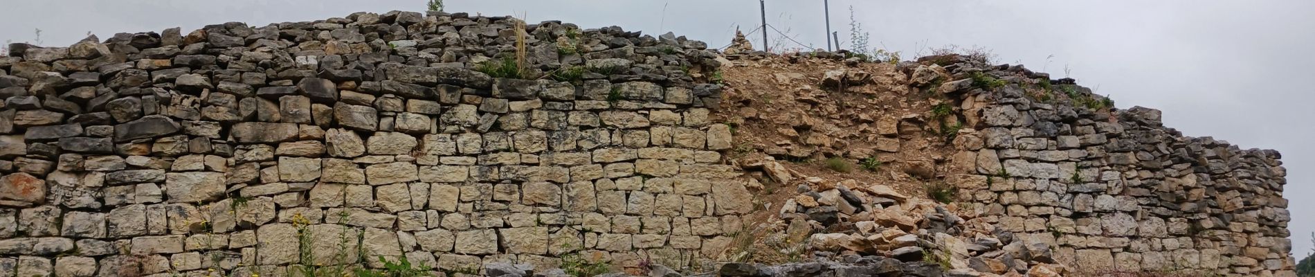 Trail Walking Cerdon - Cerdon Vierge et grottes - Photo