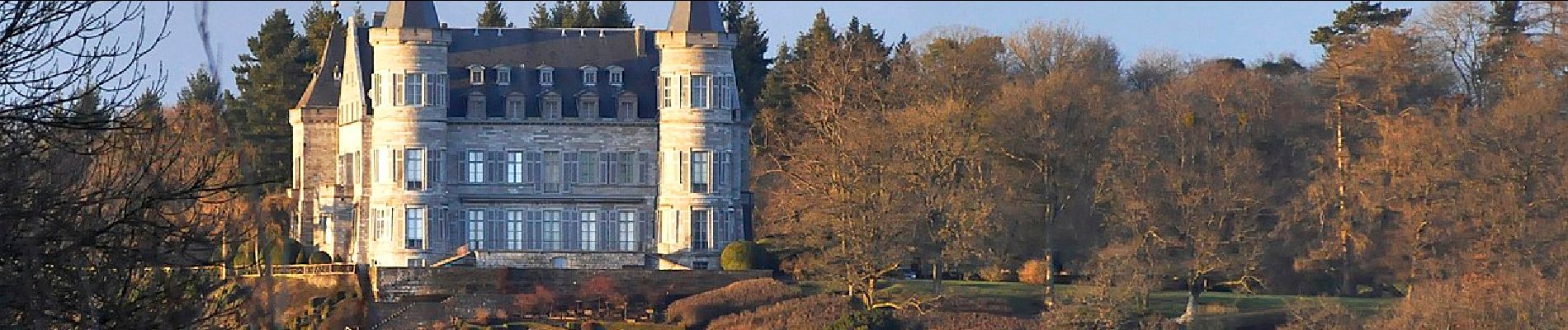 Punto de interés Houyet - Royal Castle in Ciergnon - Photo