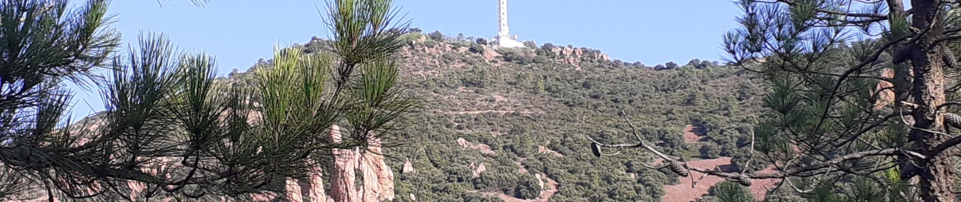 Tour Wandern Saint-Raphaël - Pic  d'Aurelle - Pic du Cap Roux - Grotte St Honorat - Photo