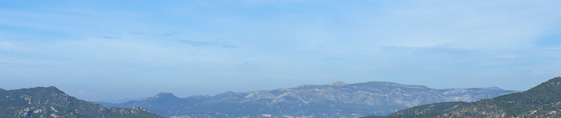 Tour  Le Castellet - CUGES LES PONS - Photo