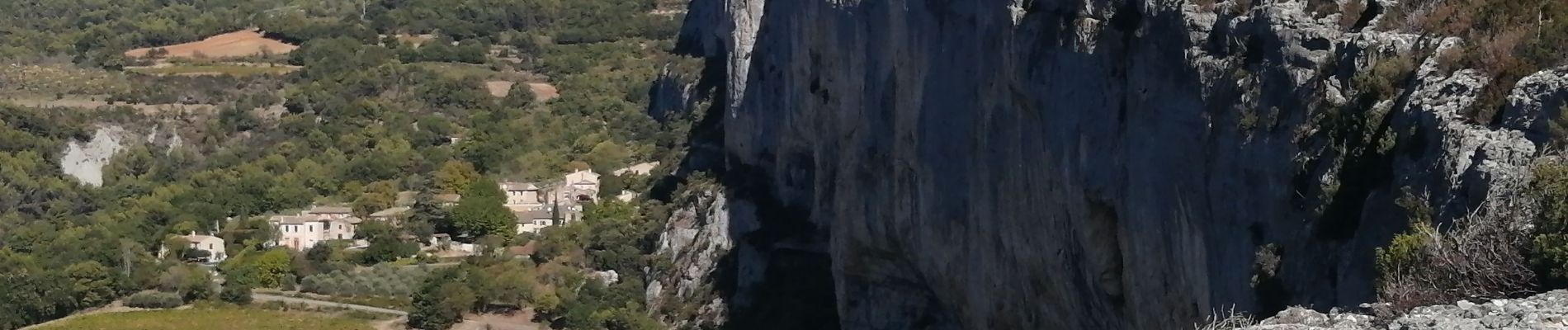 Tour Wandern Lioux - la falaise de la madelaine - Photo