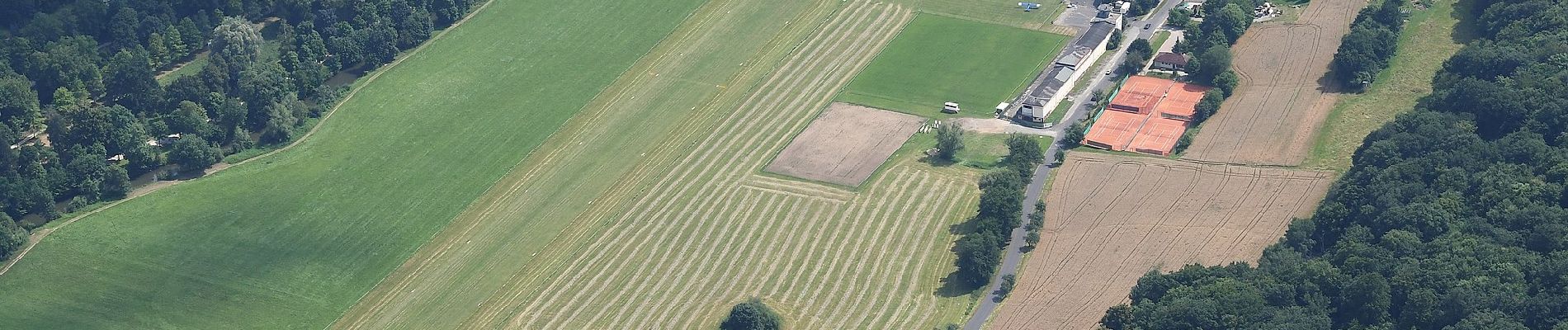 Randonnée A pied Bad Kissingen - Wanderweg offener gelber Pfeil - Photo