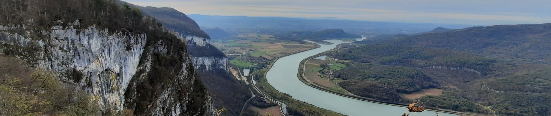 Trail Walking Saint-Genix-les-Villages - Mont Tournier - Photo